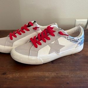 Vintage Havana 8.5 Sneakers